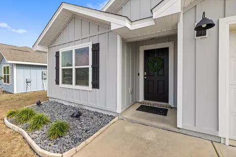 Other - 211 Laurel Hill St, Crestview, FL 32539 photo 1 of 14