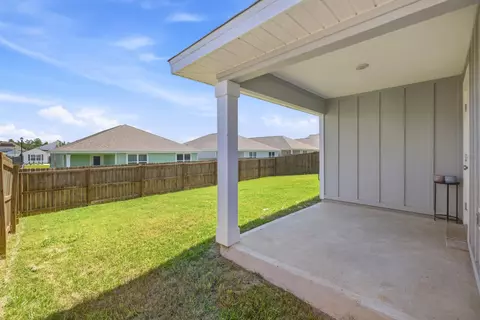 Exterior - 211 Laurel Hill St, Crestview, FL 32539 photo 14 of 14