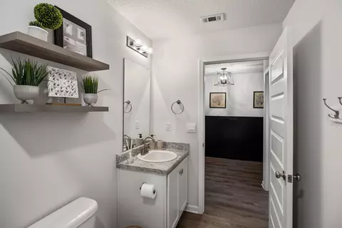 Entry Way - 211 Laurel Hill St, Crestview, FL 32539 photo 9 of 9