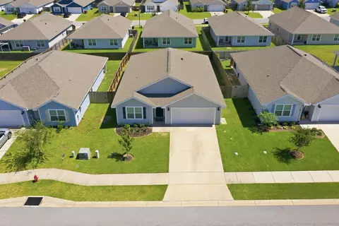 View/Area - 211 Laurel Hill St, Crestview, FL 32539 photo 1 of 6