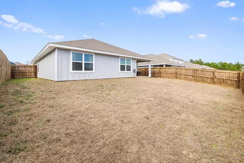 Exterior - 211 Laurel Hill St, Crestview, FL 32539 photo 10 of 11