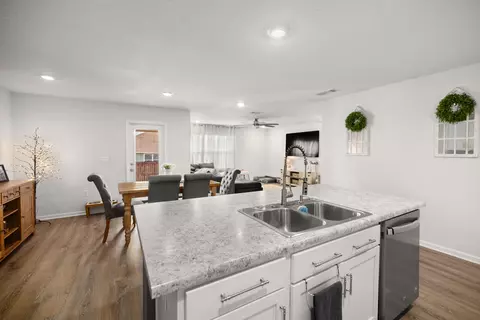 Kitchen - 211 Laurel Hill St, Crestview, FL 32539 photo 7 of 7