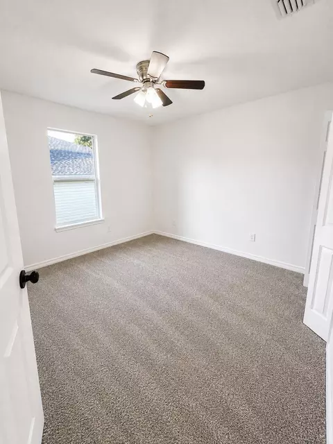 Bedroom - 130 Sandstone Trl, Crestview, FL 32539 photo 3 of 3