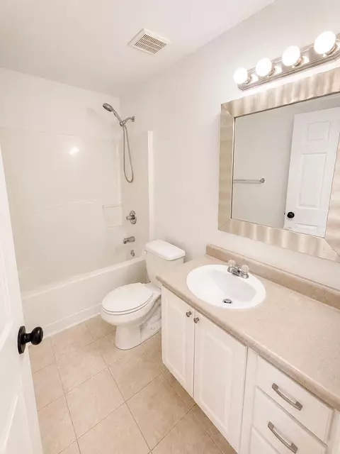 Bath - 130 Sandstone Trl, Crestview, FL 32539 photo 2 of 2