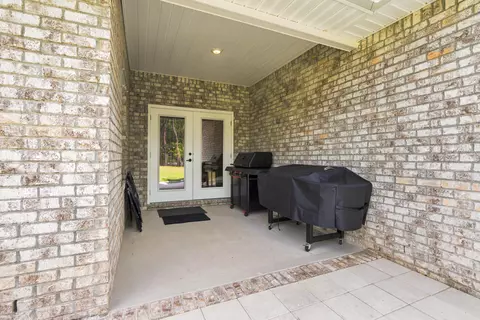 Exterior - 94 S Bentgrass Rd, Freeport, FL 32439 photo 6 of 8