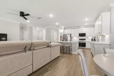 Kitchen - 94 S Bentgrass Rd, Freeport, FL 32439 photo 7 of 7