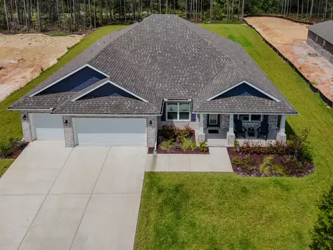 Exterior - 94 S Bentgrass Rd, Freeport, FL 32439 photo 2 of 8