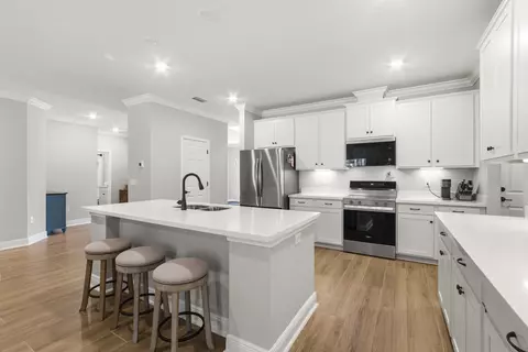 Kitchen - 94 S Bentgrass Rd, Freeport, FL 32439 photo 6 of 7