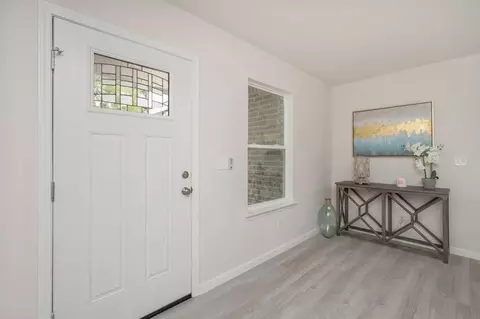 Entry Way - 502 E Bowers Ave, Crestview, FL 32539 photo 1 of 1