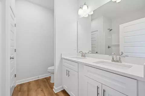 Bath - 851 E Williams St, Crestview, FL 32539 photo 1 of 4