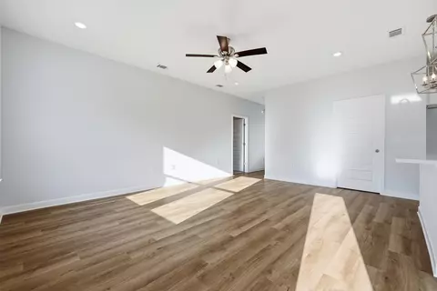 Living - 851 E Williams St, Crestview, FL 32539 photo 3 of 5