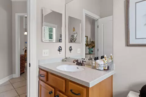 Bath - 239 Mango Ln, Freeport, FL 32439 photo 6 of 10