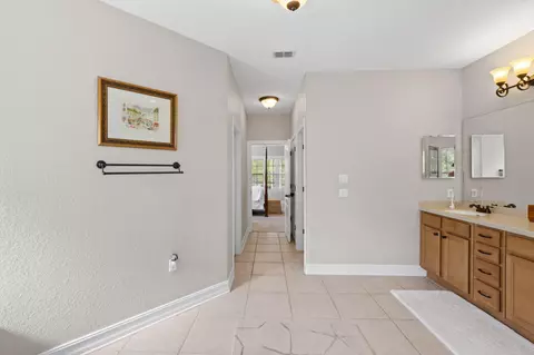 Entry Way - 239 Mango Ln, Freeport, FL 32439 photo 6 of 7