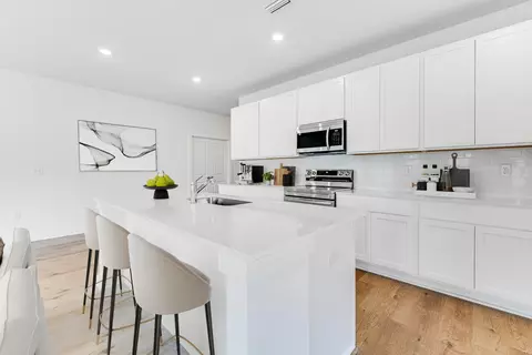 Kitchen - 29 Old Bridge Rd #HS C1, Freeport, FL 32439 photo 2 of 2