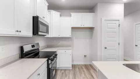 Kitchen - 100 Stern St, Freeport, FL 32439 photo 2 of 2