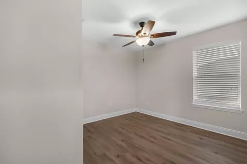 Bedroom - 5432 Bayleaf Dr, Crestview, FL 32539 photo 3 of 6