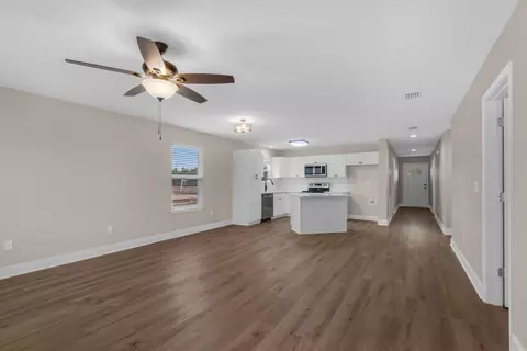 Living - 5432 Bayleaf Dr, Crestview, FL 32539 photo 2 of 5