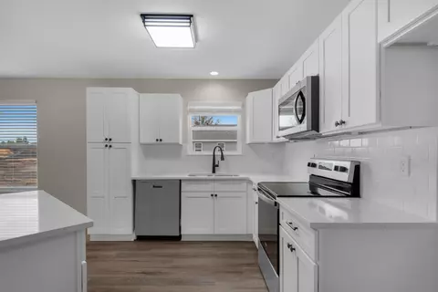 Kitchen - 5432 Bayleaf Dr, Crestview, FL 32539 photo 1 of 3