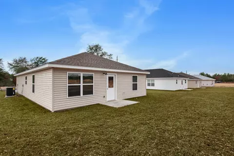 Exterior - 5432 Bayleaf Dr, Crestview, FL 32539 photo 5 of 6