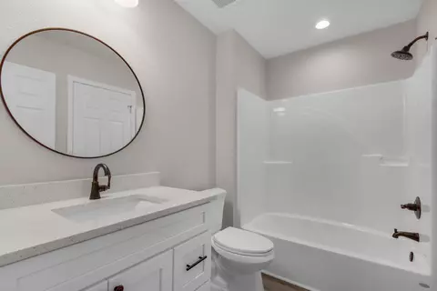 Bath - 5432 Bayleaf Dr, Crestview, FL 32539 photo 1 of 2