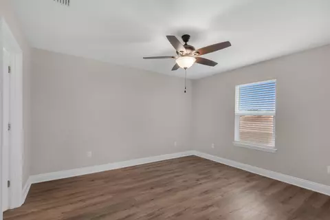 Bedroom - 5432 Bayleaf Dr, Crestview, FL 32539 photo 1 of 6