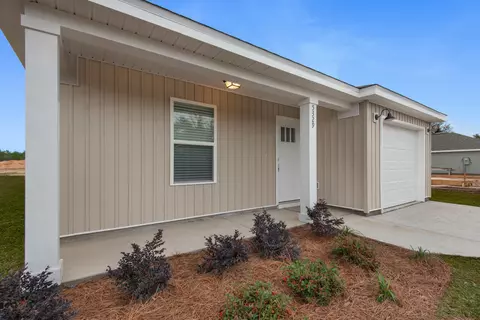 Exterior - 5432 Bayleaf Dr, Crestview, FL 32539 photo 4 of 6