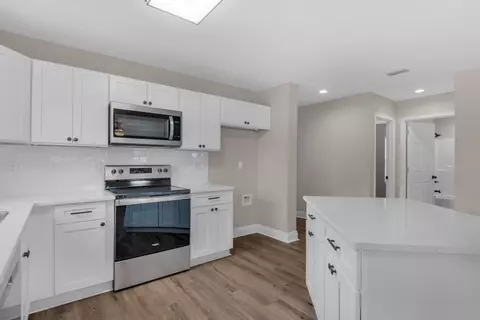 Kitchen - 5432 Bayleaf Dr, Crestview, FL 32539 photo 3 of 3