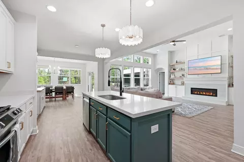 Kitchen - 24 Brighton Cv, Freeport, FL 32439 photo 4 of 6