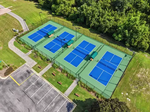 Exterior - 24 Brighton Cv, Freeport, FL 32439 photo 15 of 16