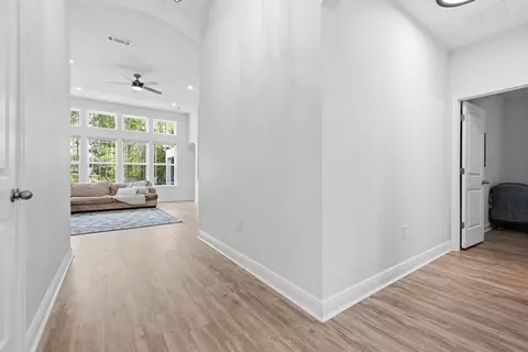 Entry Way - 24 Brighton Cv, Freeport, FL 32439 photo 5 of 9