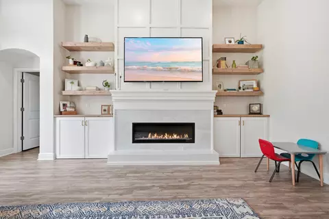 Living - 24 Brighton Cv, Freeport, FL 32439 photo 3 of 3