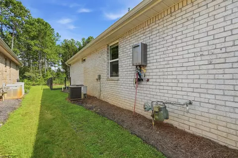 Exterior - 24 Brighton Cv, Freeport, FL 32439 photo 14 of 16