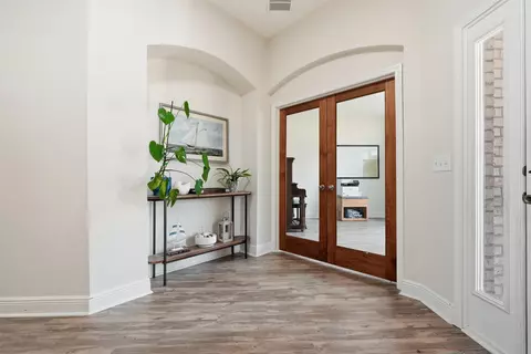 Entry Way - 24 Brighton Cv, Freeport, FL 32439 photo 4 of 9