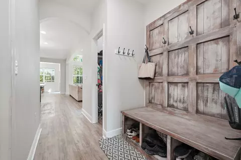 Entry Way - 24 Brighton Cv, Freeport, FL 32439 photo 9 of 9