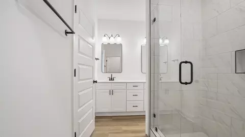 Bath - 47 Dylan Dr, Miramar Beach, FL 32550 photo 2 of 9