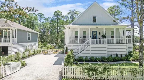 241 N 7th St, Santa Rosa Beach, FL 32459