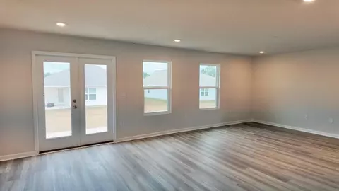 Living - 4427 Marine Loop, Crestview, FL 32539 photo 3 of 4