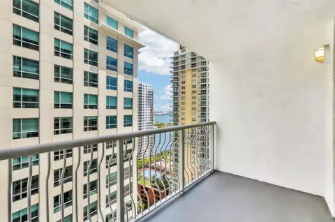 1200 Brickell Bay Dr #2510, Miami, FL 33131