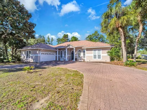 122 W Country Club Dr, Destin, FL 32541