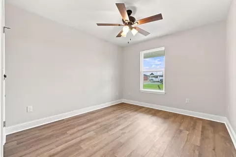Bedroom - 5429 Bayleaf Dr, Crestview, FL 32539 photo 6 of 7
