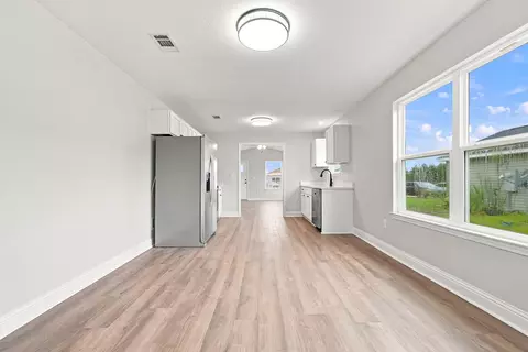 Entry Way - 5429 Bayleaf Dr, Crestview, FL 32539 photo 3 of 5
