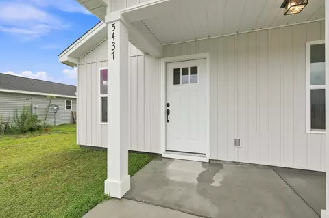 Exterior - 5429 Bayleaf Dr, Crestview, FL 32539 photo 2 of 2