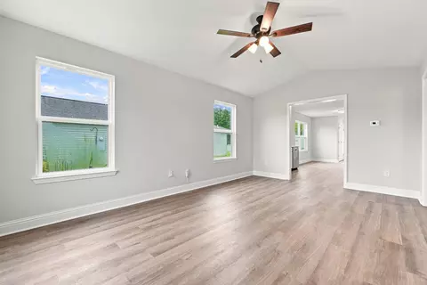 Living - 5429 Bayleaf Dr, Crestview, FL 32539 photo 1 of 4