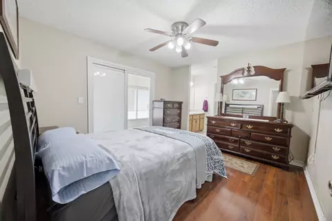 Bedroom - 220 W Walker Cir, Crestview, FL 32539 photo 1 of 7
