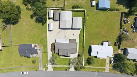 View/Area - 220 W Walker Cir, Crestview, FL 32539 photo 4 of 13
