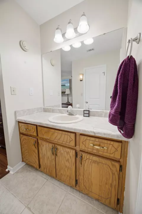 Bath - 220 W Walker Cir, Crestview, FL 32539 photo 2 of 7