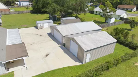 View/Area - 220 W Walker Cir, Crestview, FL 32539 photo 6 of 13