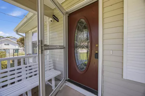 Entry Way - 220 W Walker Cir, Crestview, FL 32539 photo 1 of 2