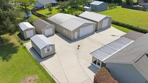 View/Area - 220 W Walker Cir, Crestview, FL 32539 photo 7 of 13