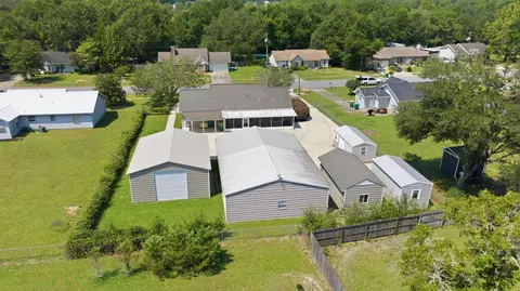 View/Area - 220 W Walker Cir, Crestview, FL 32539 photo 8 of 13